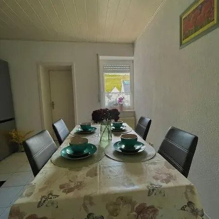 Gemutliches Ferienwohnung Dunca Appartement Lösnich